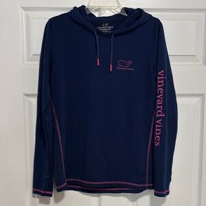 Vineyard Vines women’s size Medium Navy Performance Top